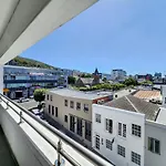 Modern & Vibrant 1 Bedroom City Apartment!