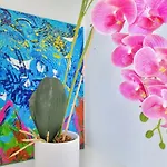 Modern & Vibrant 1 Bedroom City Apartment!
